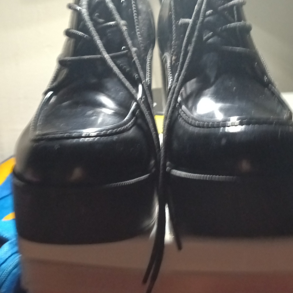 Shoes by Madden Girl, size 11m, Color Black